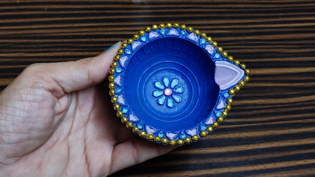 DIY Diwali Diya Decoration using Acrylic Colours